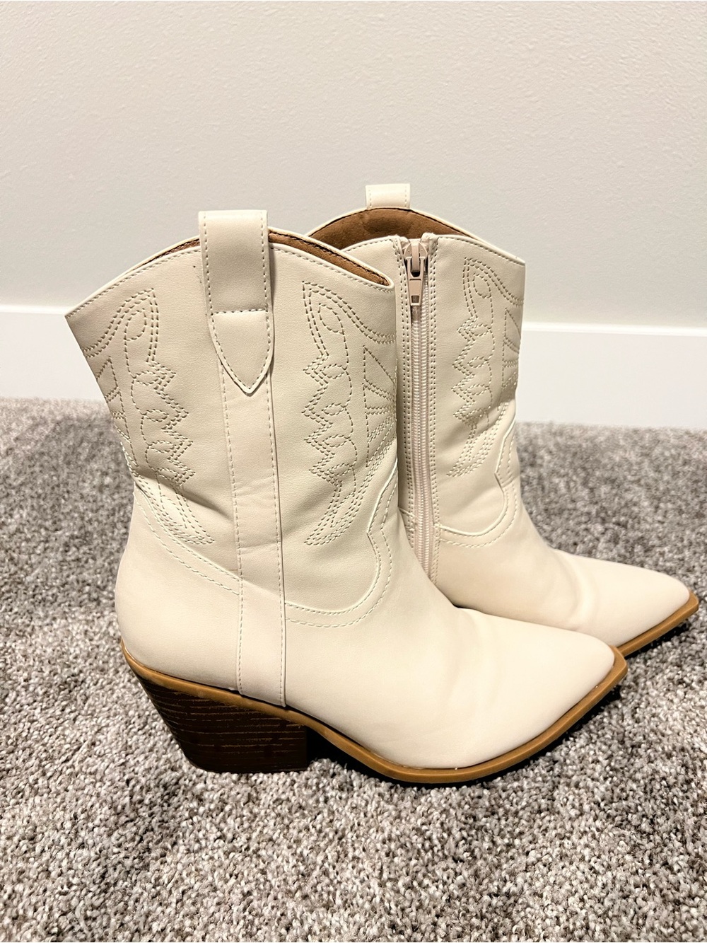 Women's Cream Western Ankle Boots - Stylish Cowgirl Heels